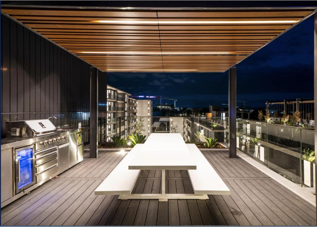 The Hamptons - Lux 2 Bed 2 Bath, Pool - Central Location Canberra Exterior photo